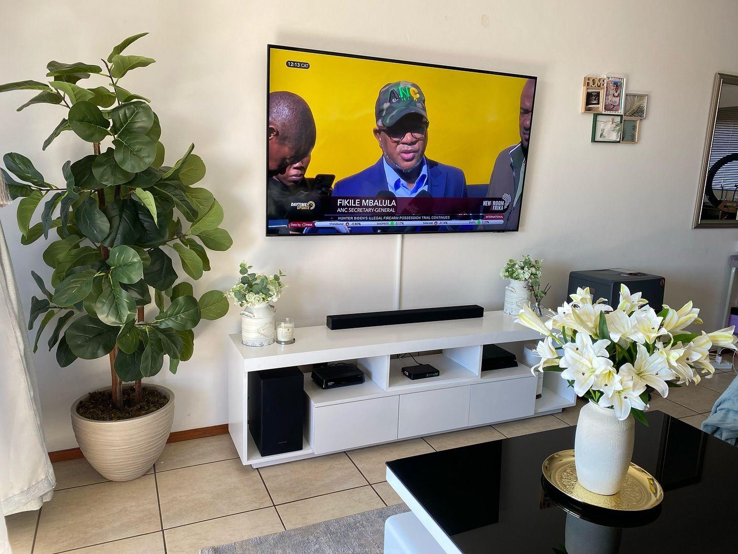 TV STAND/ TV STAND/TV STAND