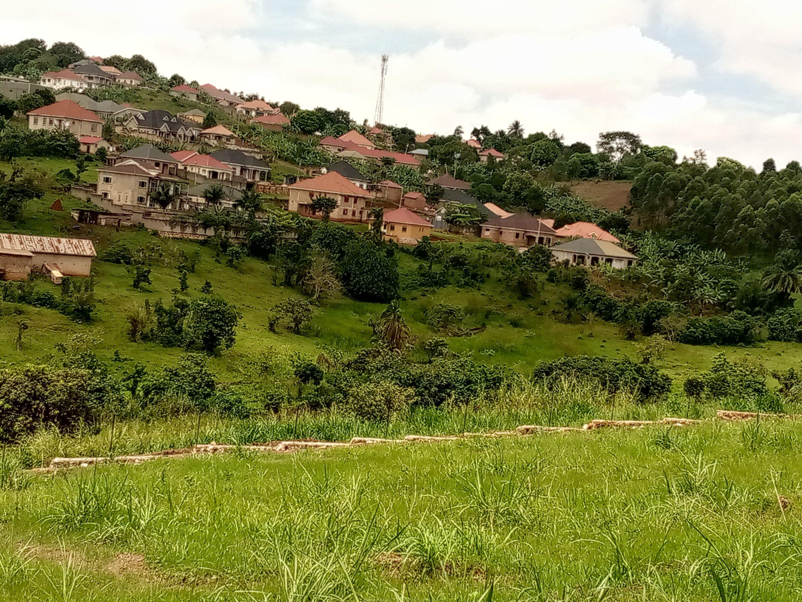 Title commercial plots for sale located NANSANA BUJJUKO WITH READY LAND TITLE