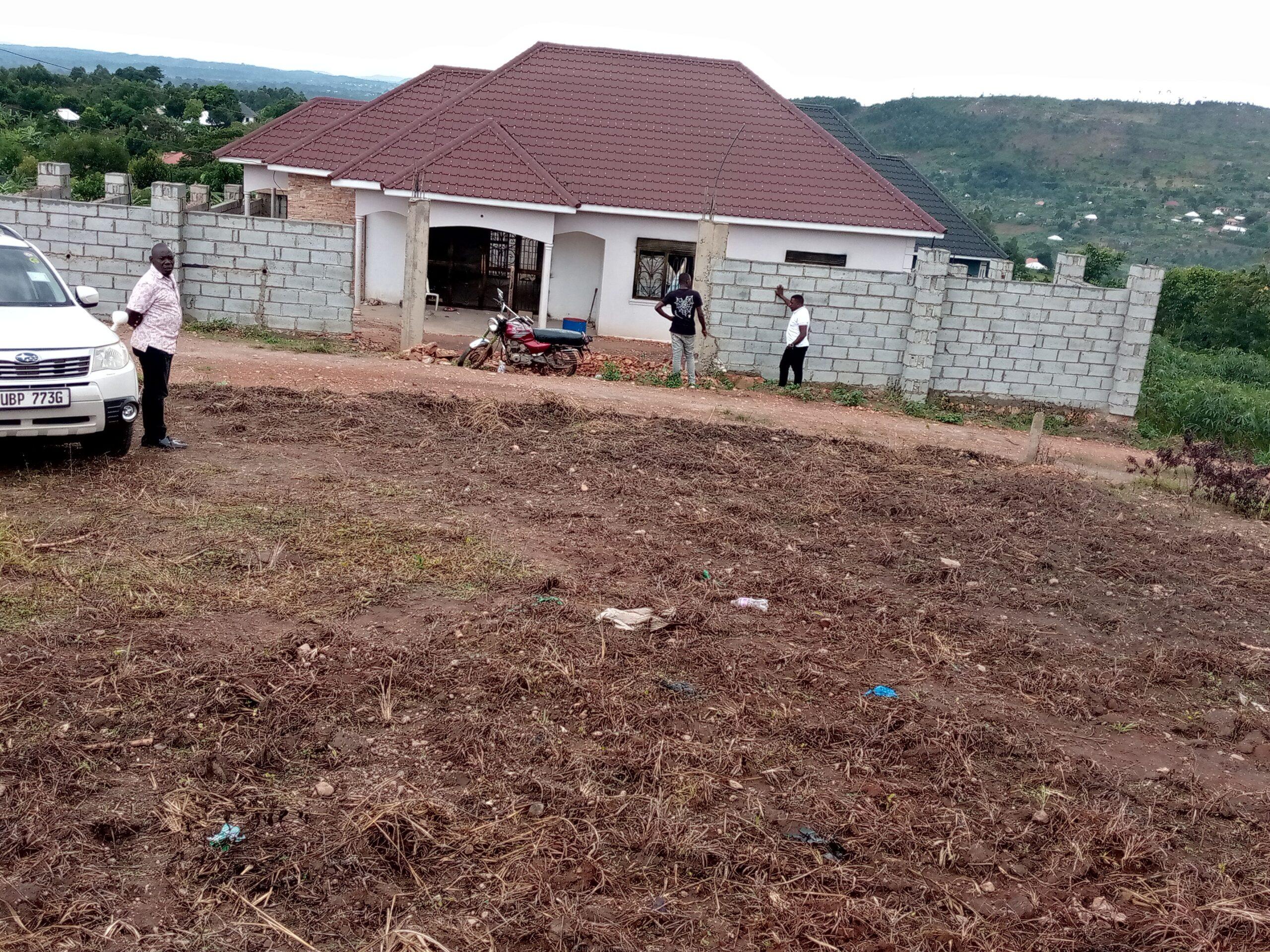 RESIDENTIAL AND COMMERCIAL PLOTS FOR SALE LOCATED WAKISO KAKIRI BUKALANGO HILL VIEW ESTATE