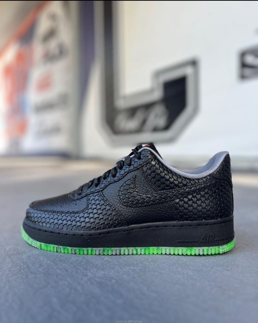 Shoe