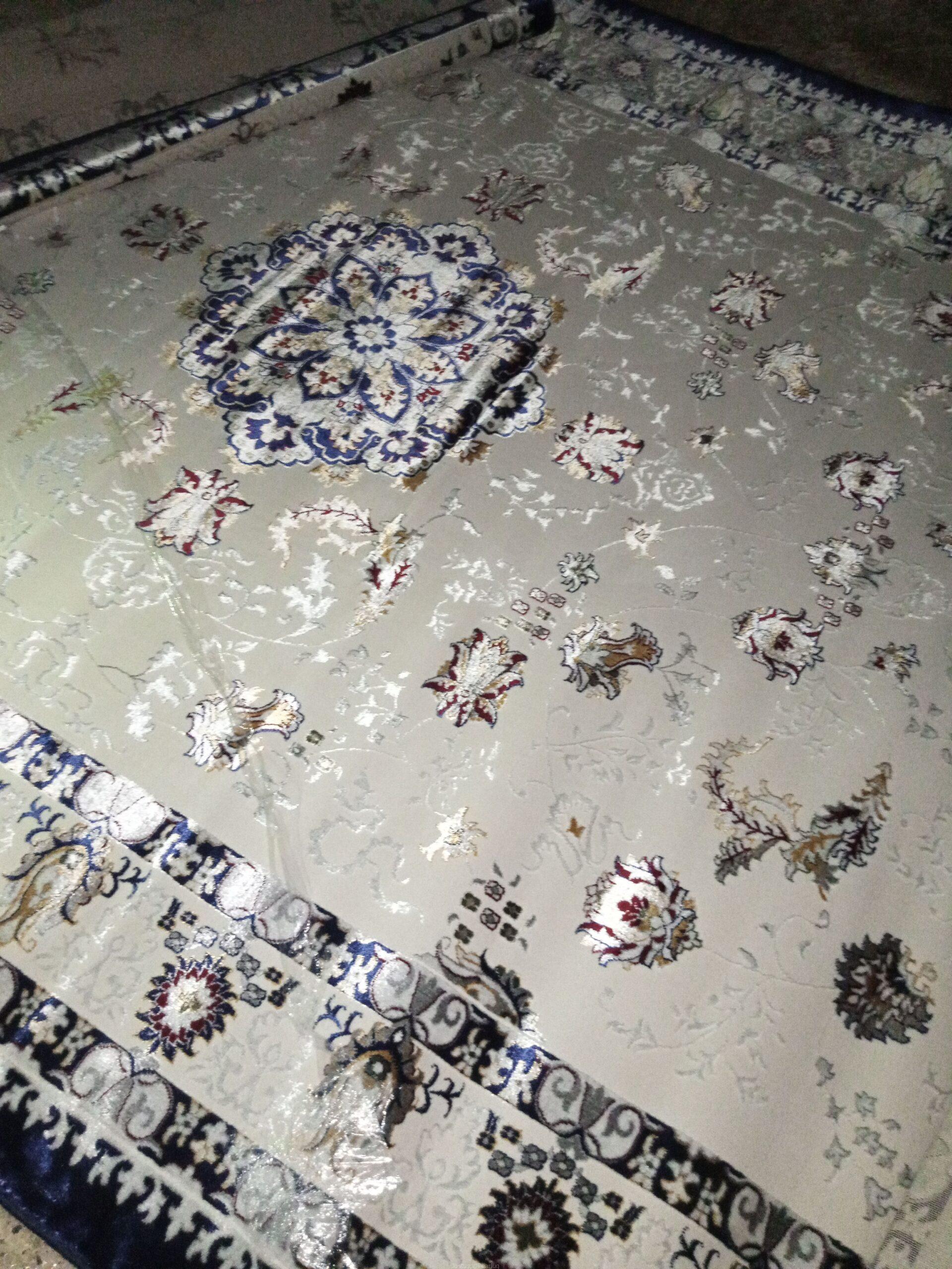 Center pieces carpets