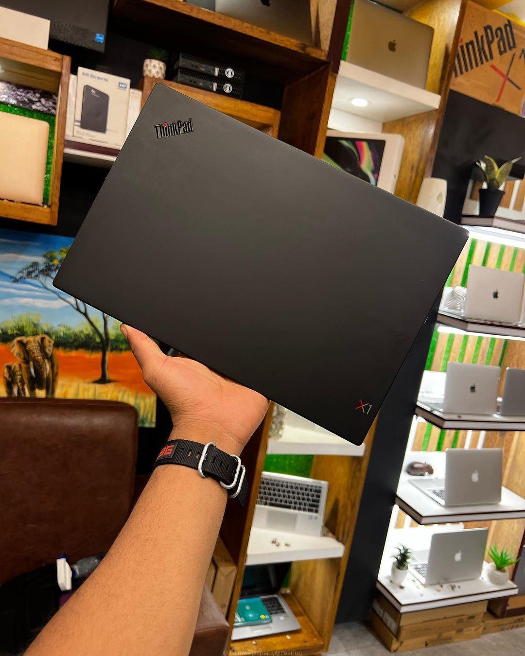 LENOVO ThinkPad X1 Carbon