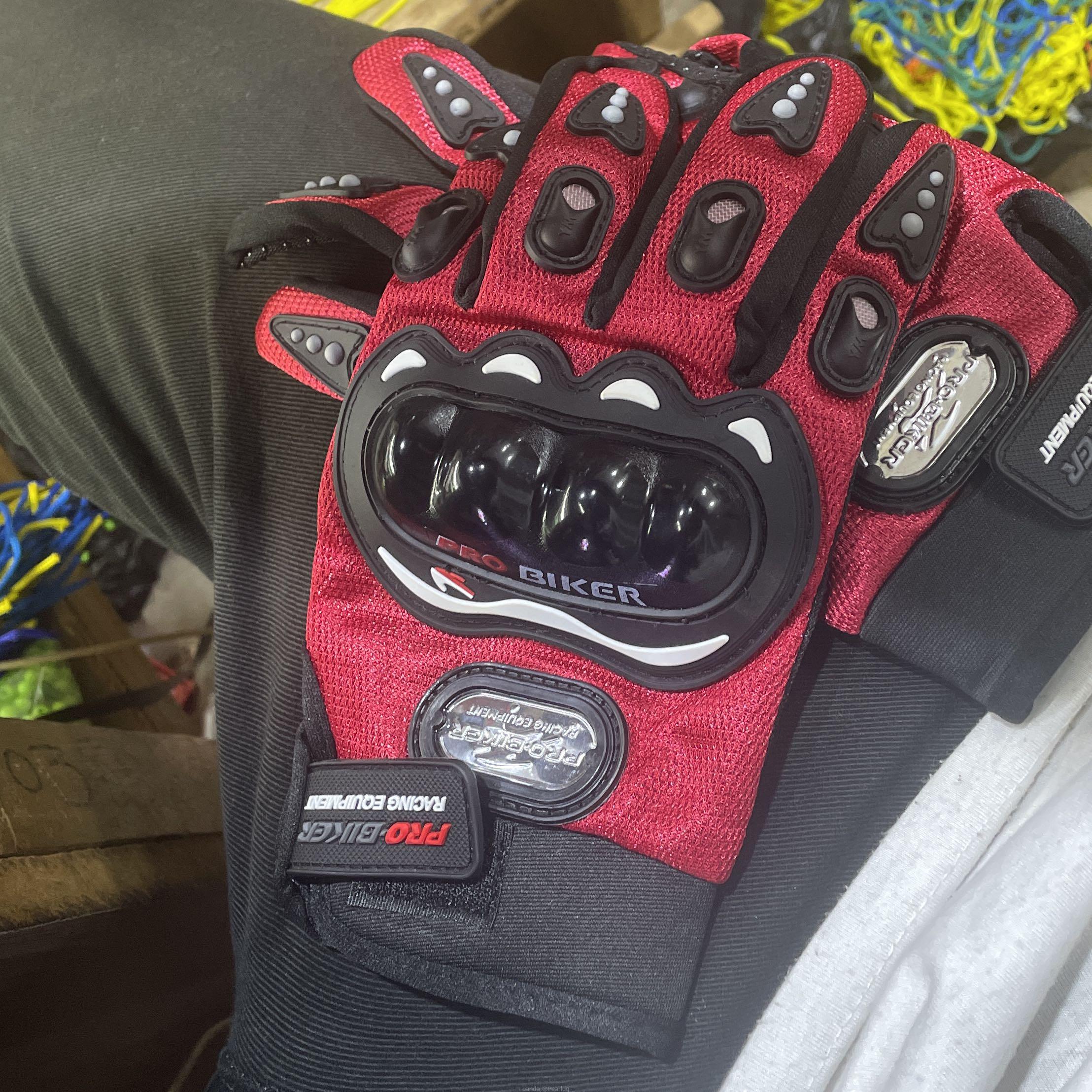 Riding gloves