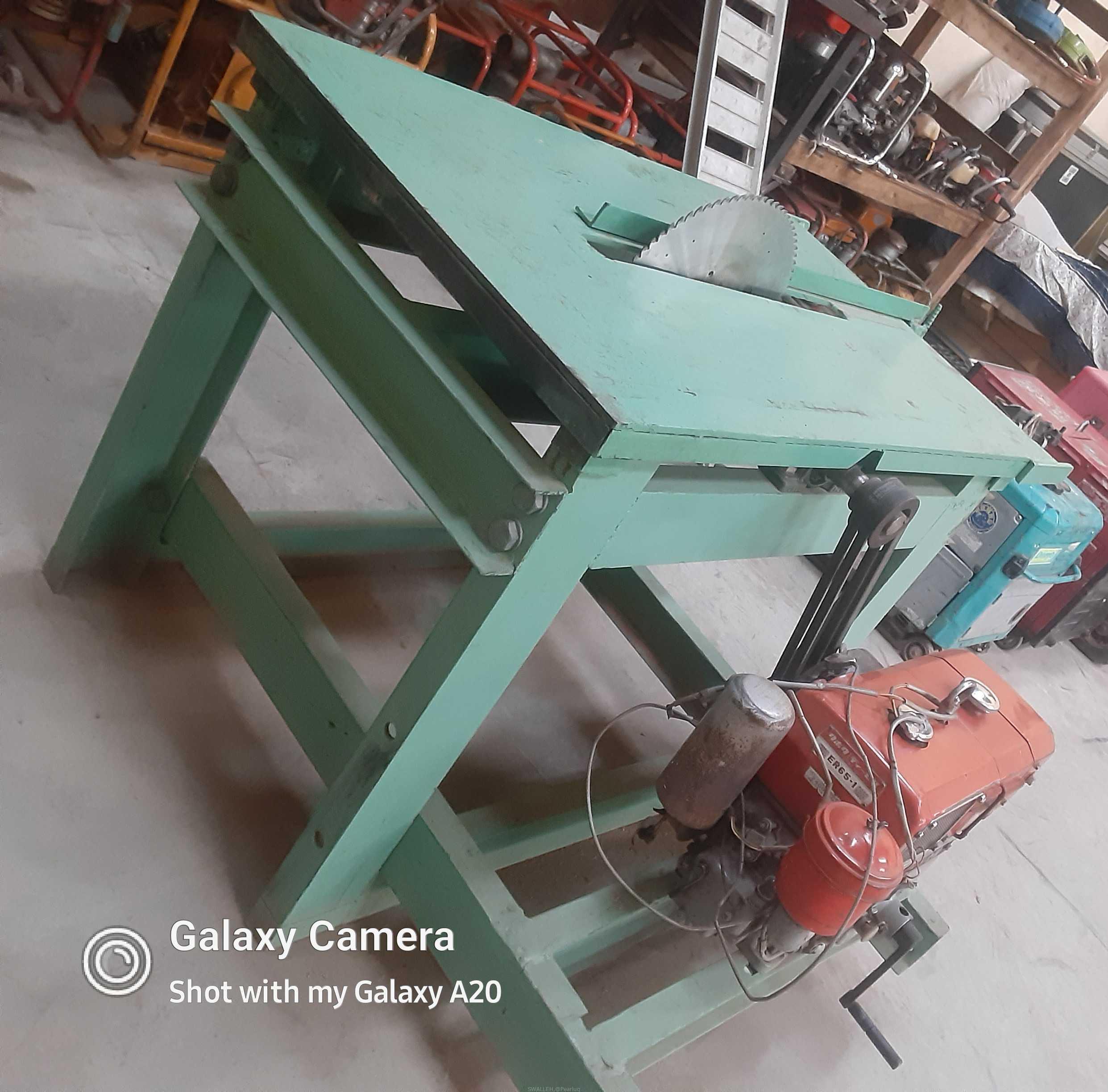Engine table timber saw