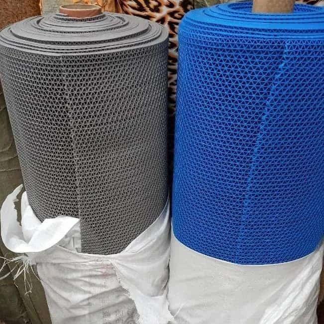 Wall to wall carpets