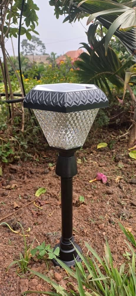 Solar garden lights