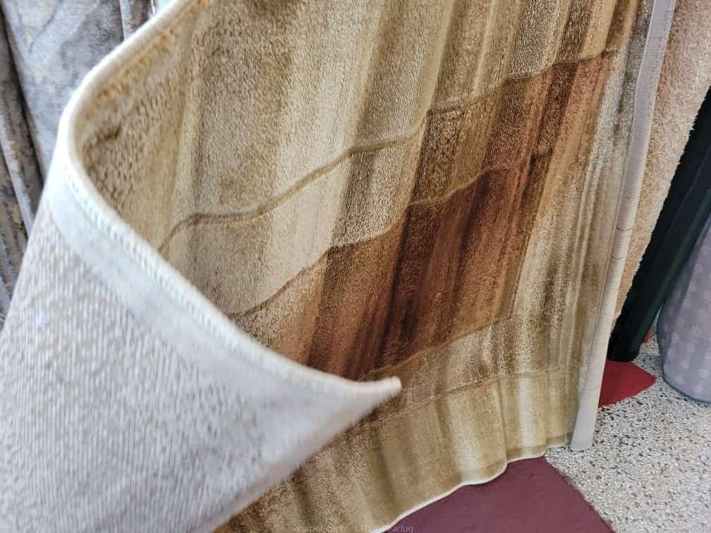 Center Carpets