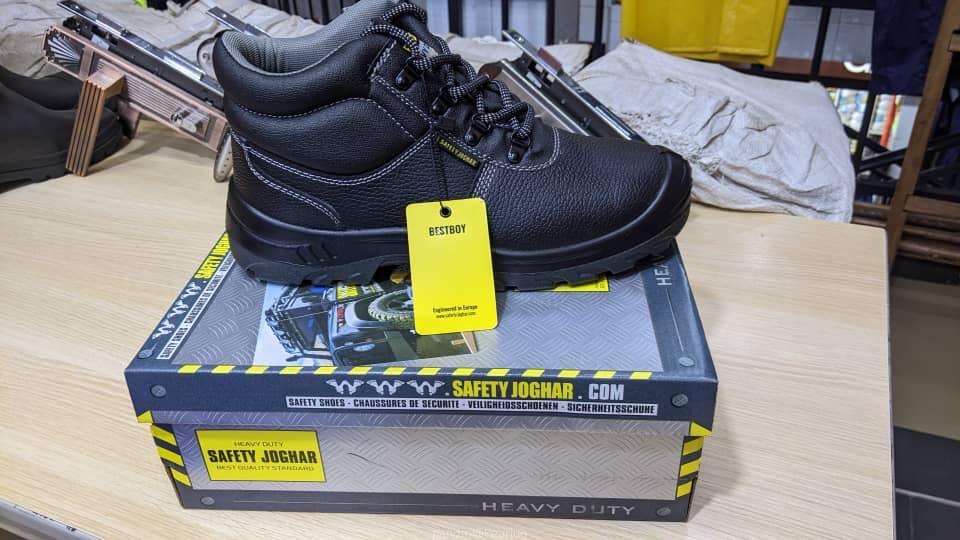Safety jogger safety shoe