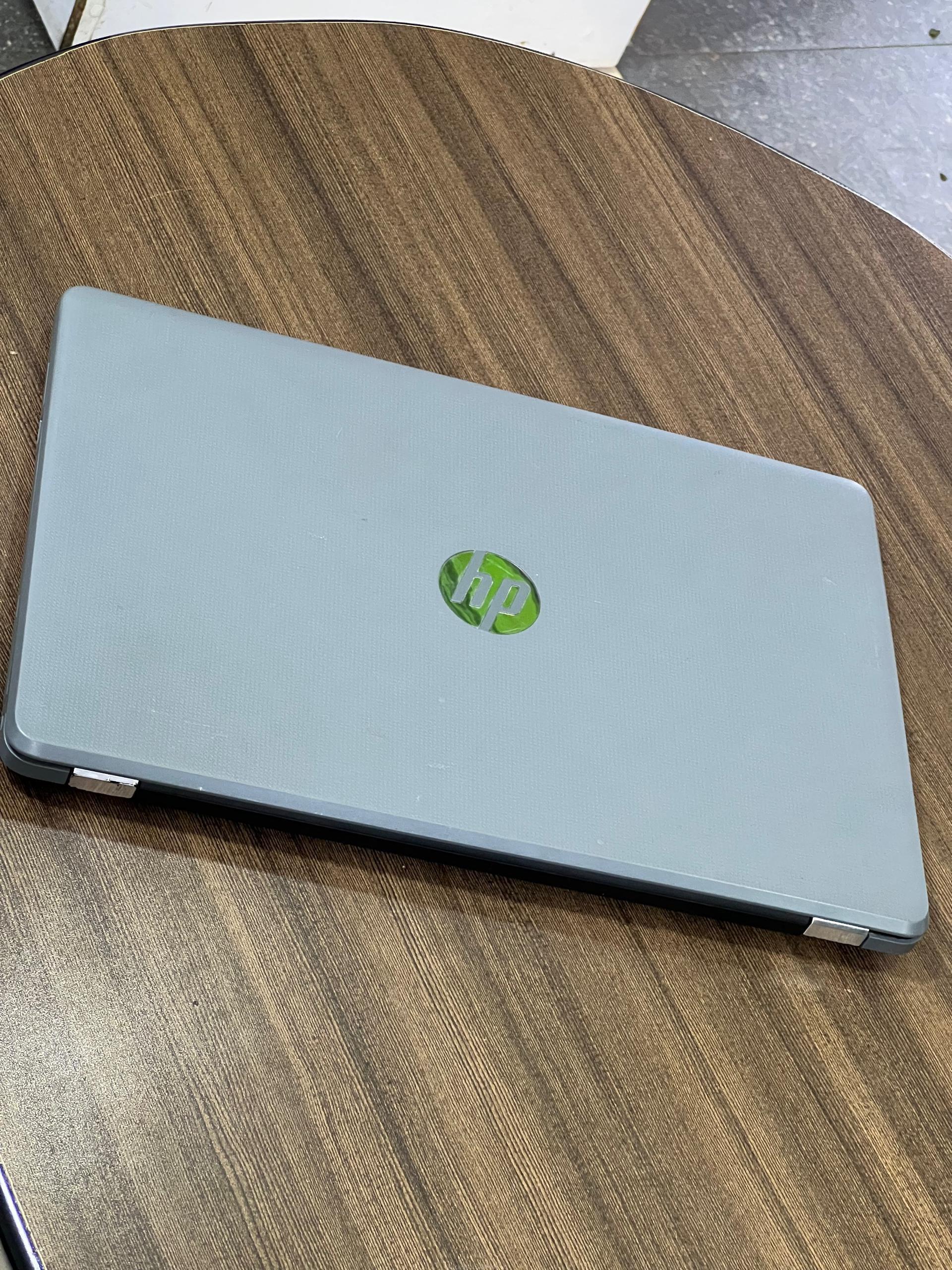 Hp laptop 15 i5