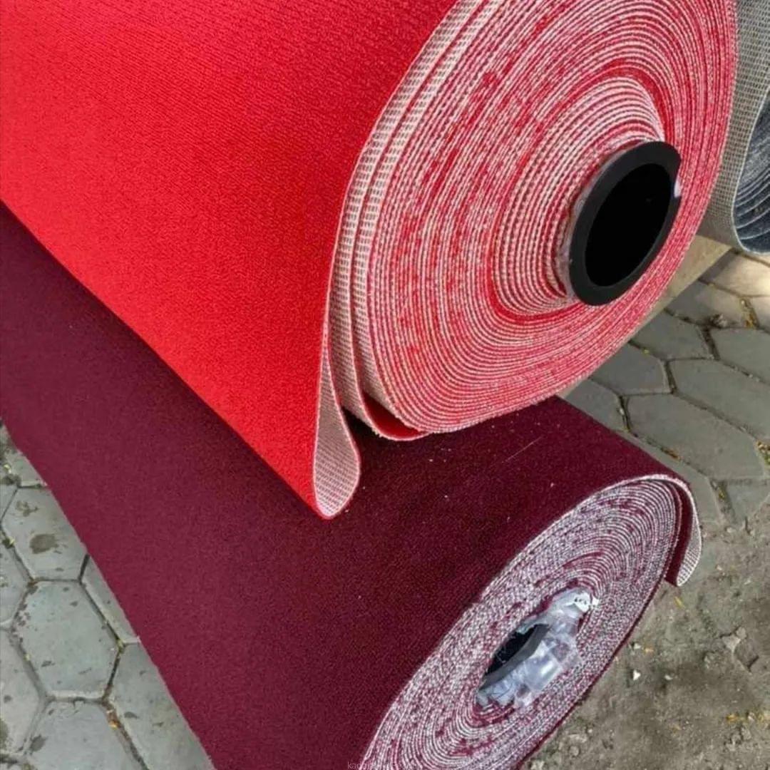 Wall to wall carpets