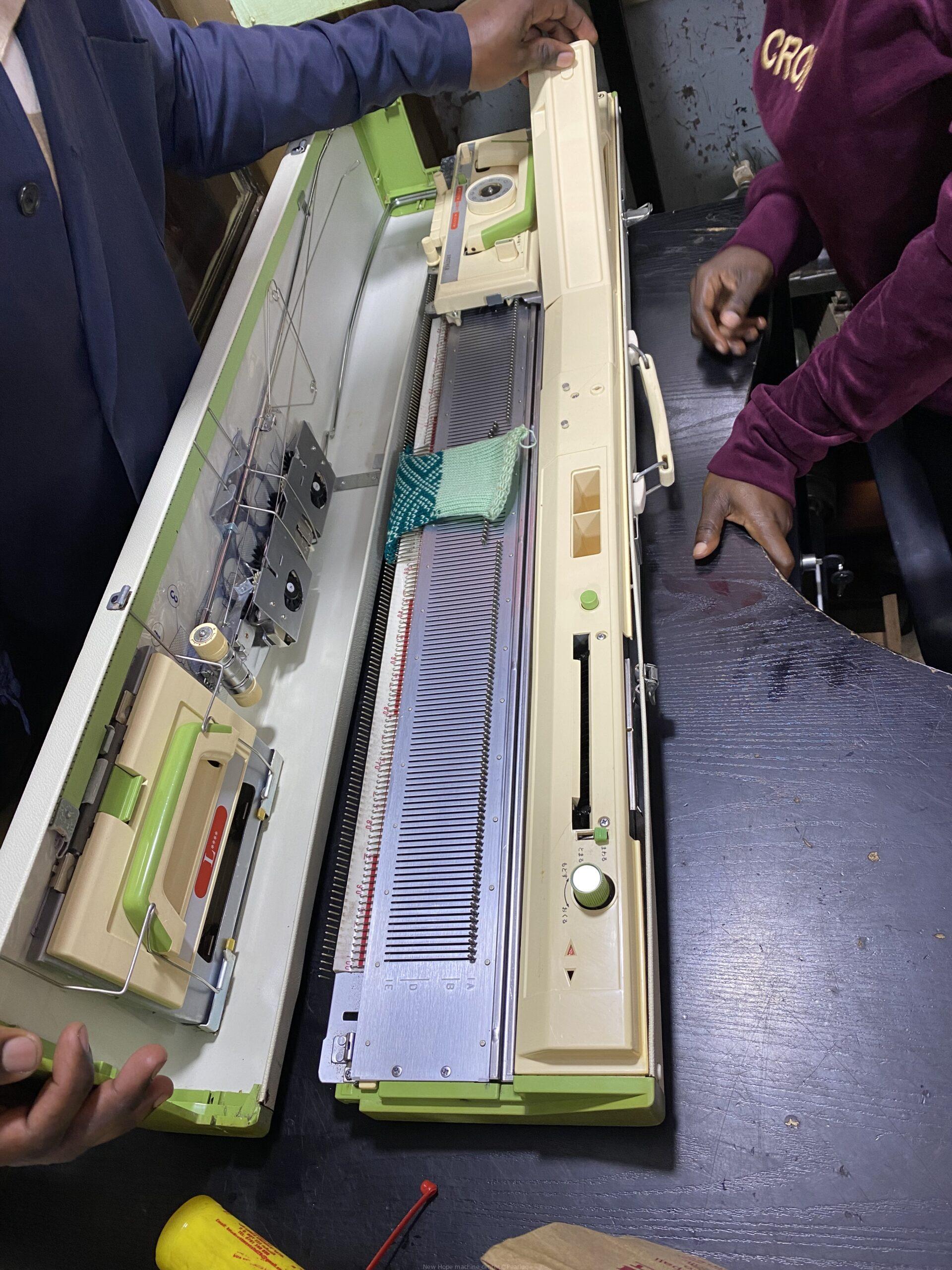 Knitting machine