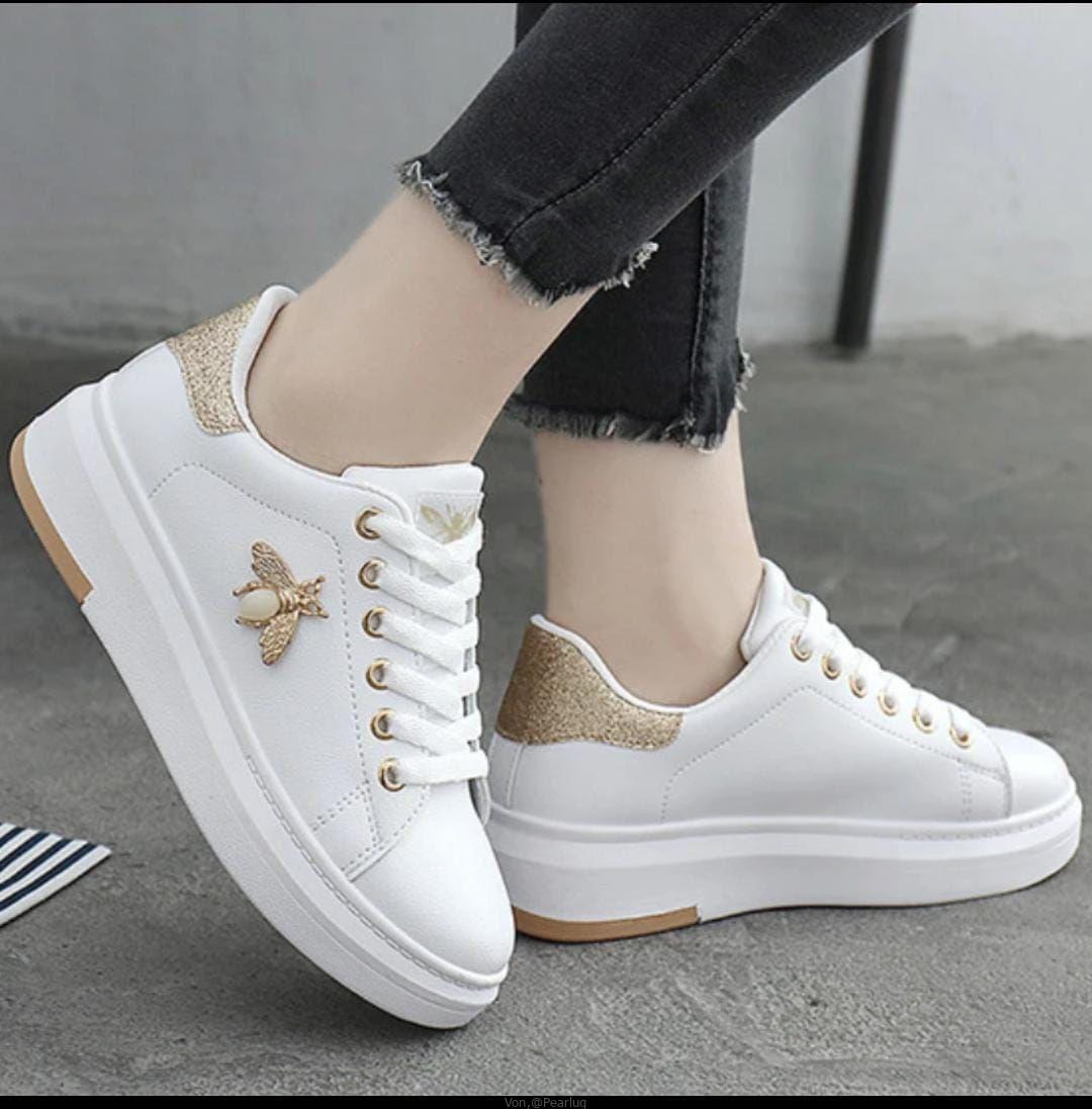 Ladies sneakers