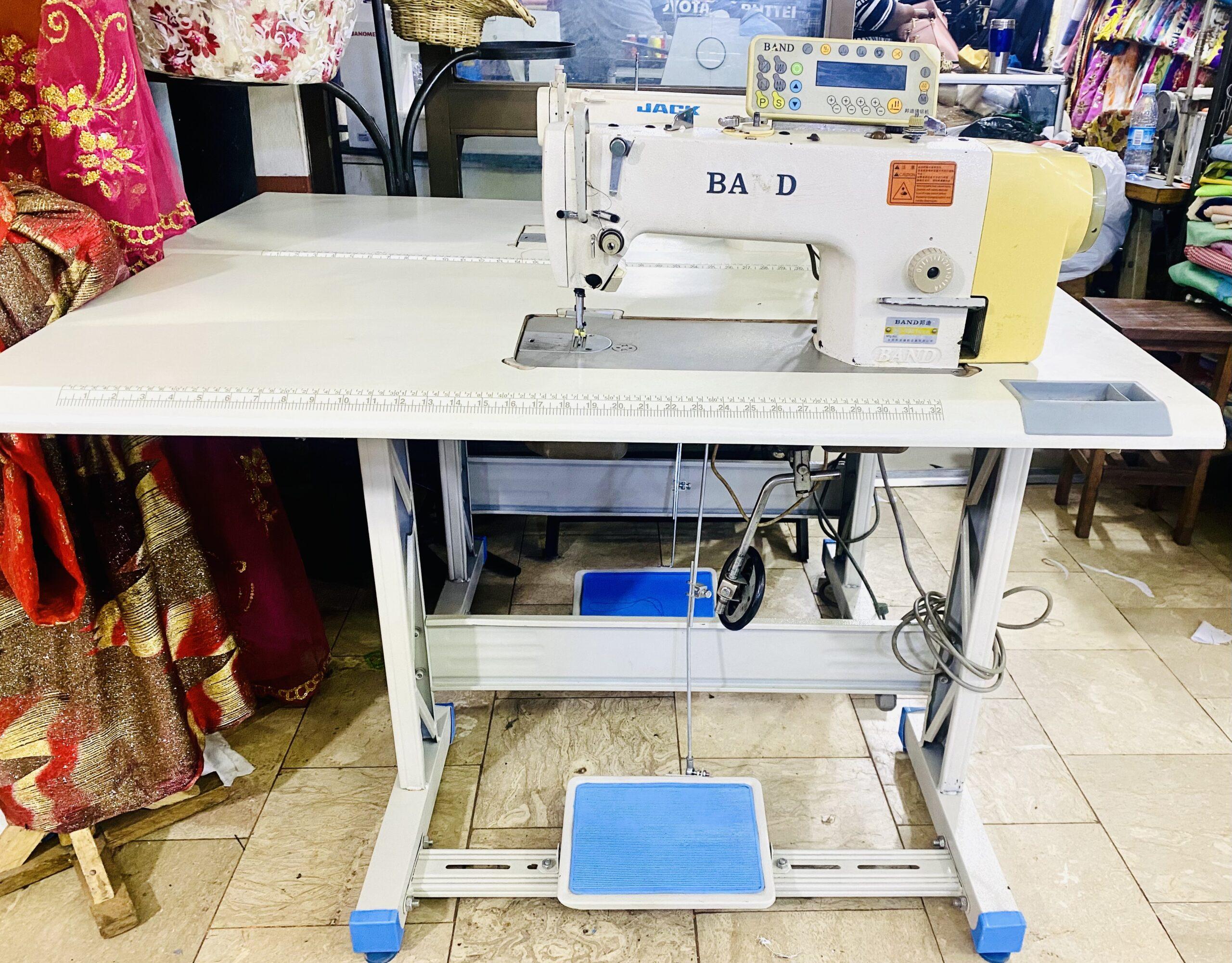 Band sewing machine