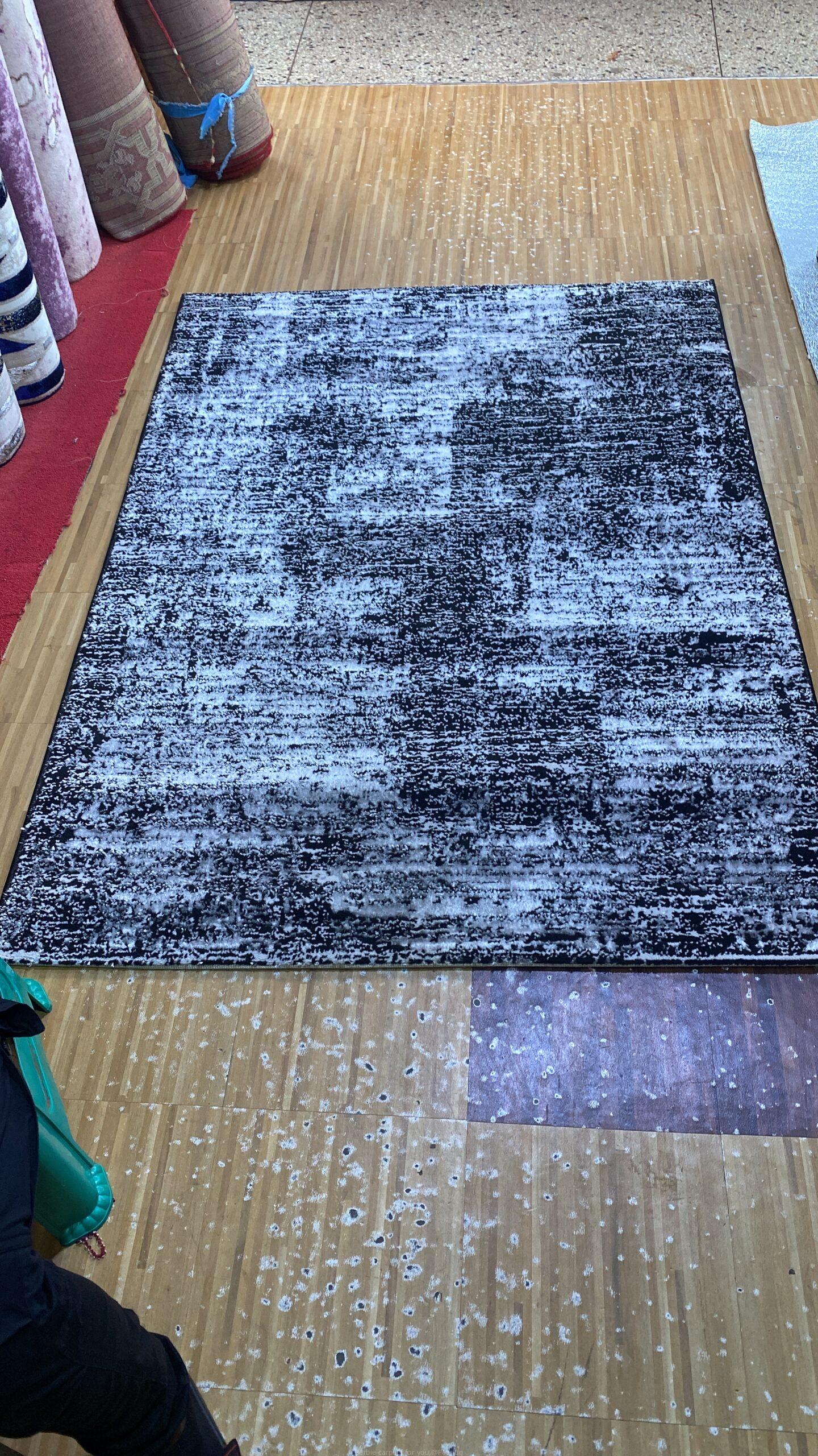 Center carpets