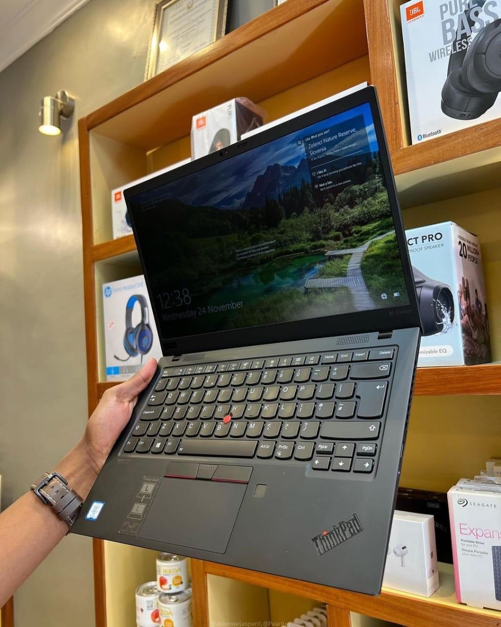 LENOVO ThinkPad X1 Carbon