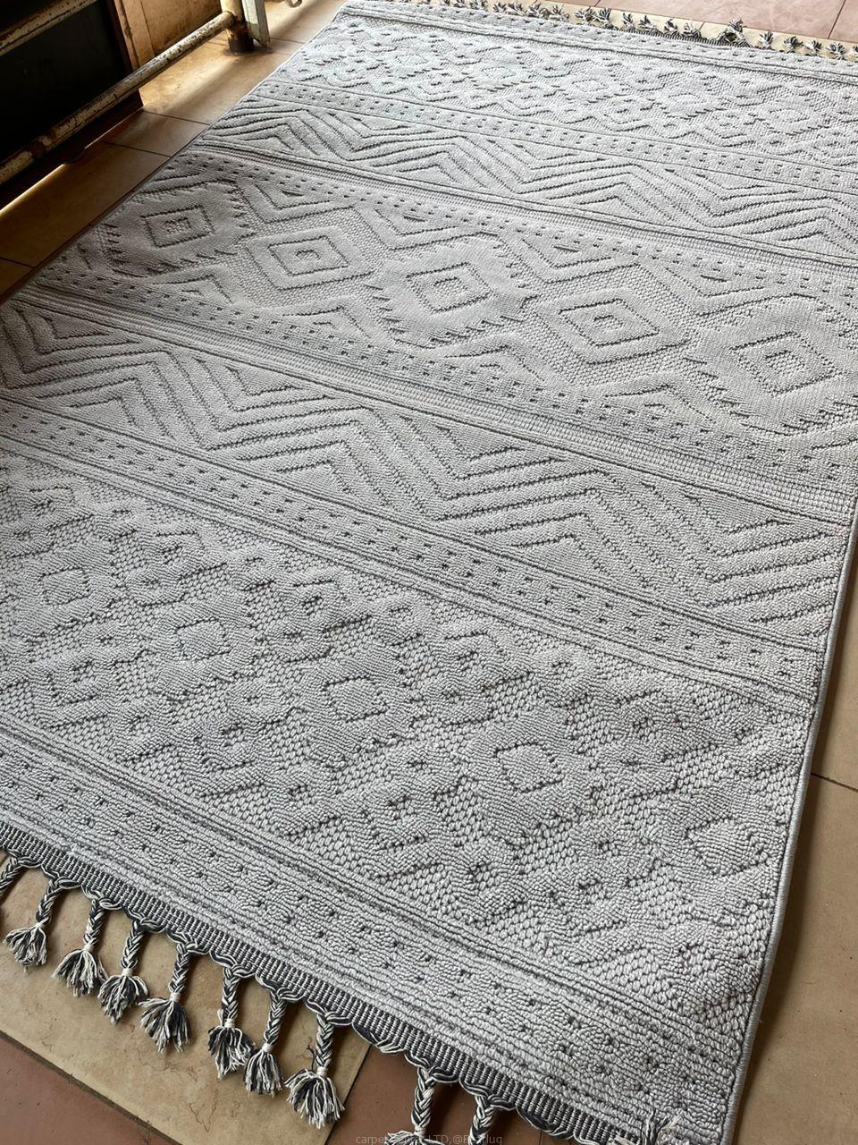 Center carpets