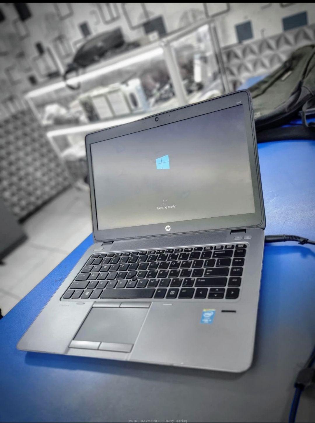 HP ELITE BOOK 840 G2
