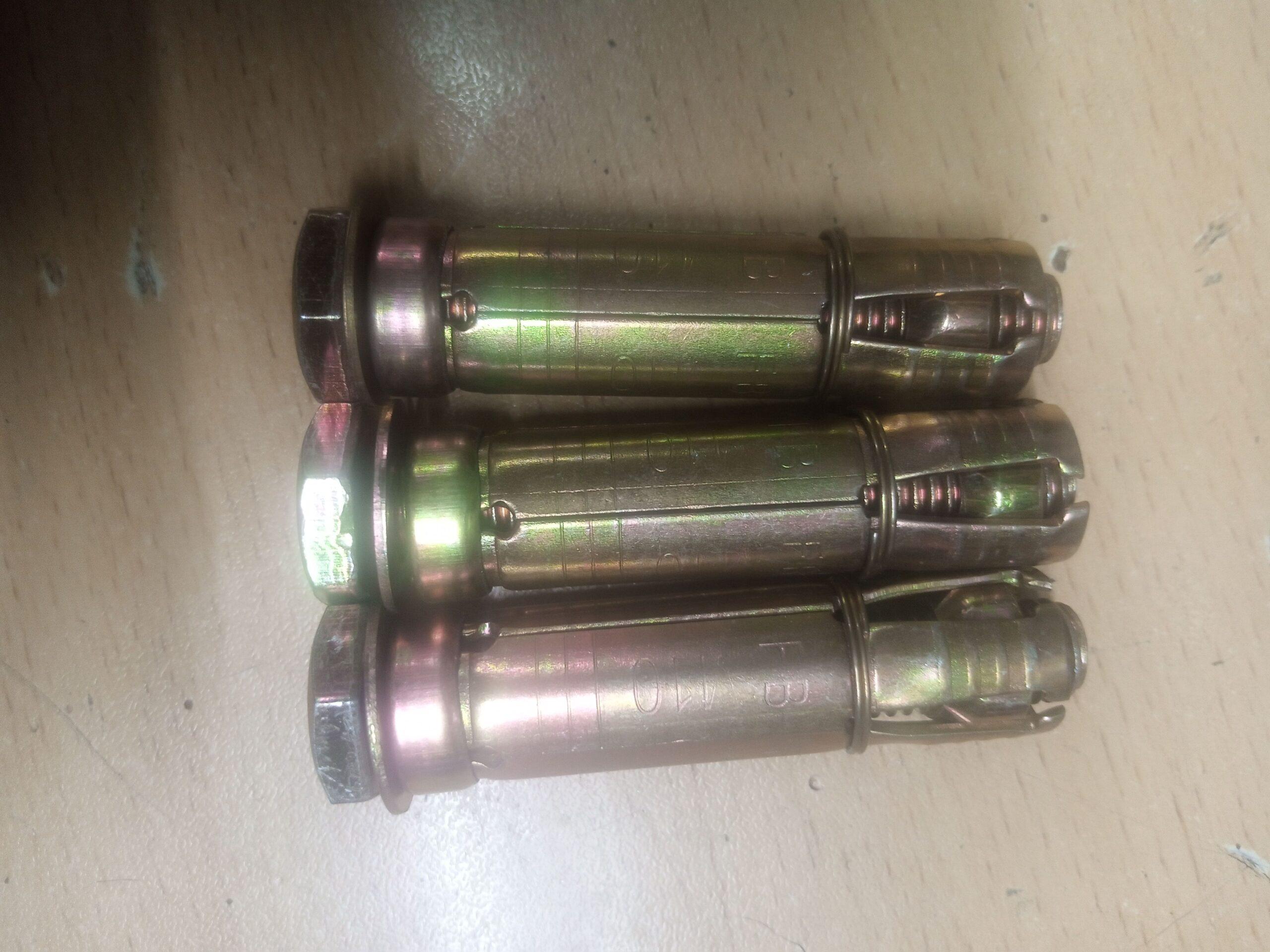 Expansion bolts