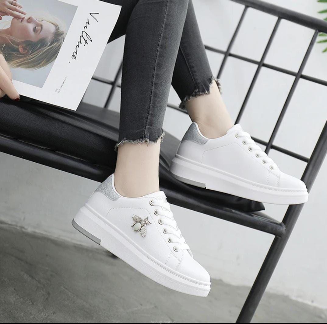 Ladies sneakers