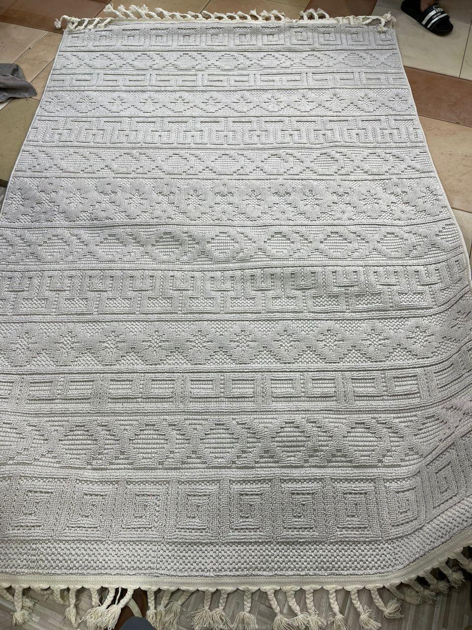 Center carpets