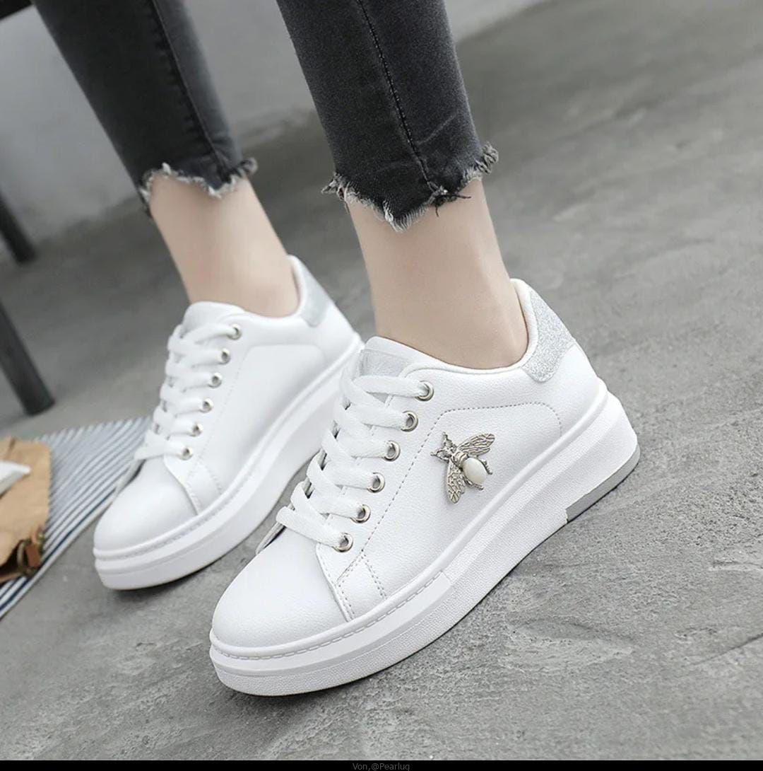 Ladies sneakers