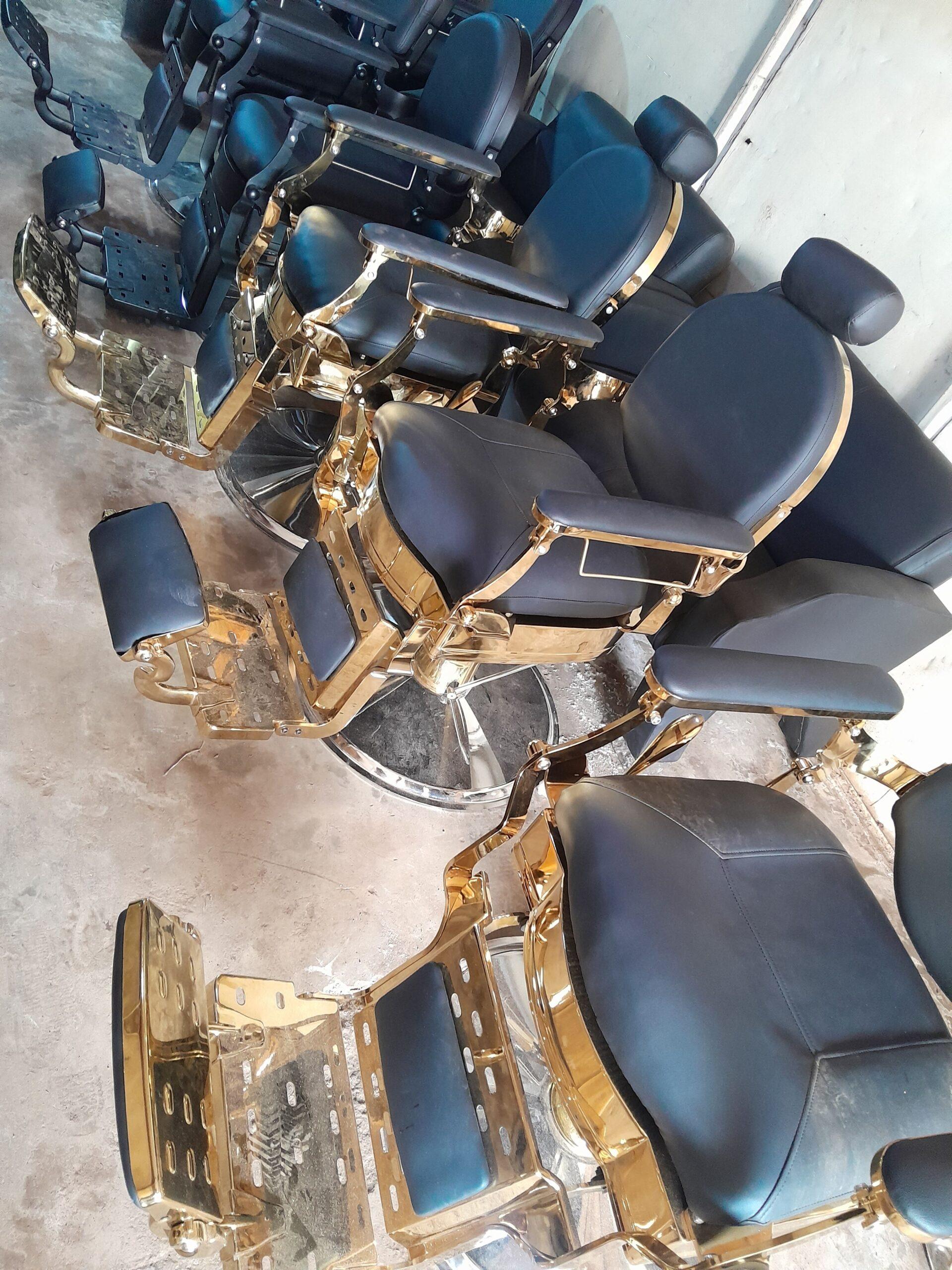 Saloon chair