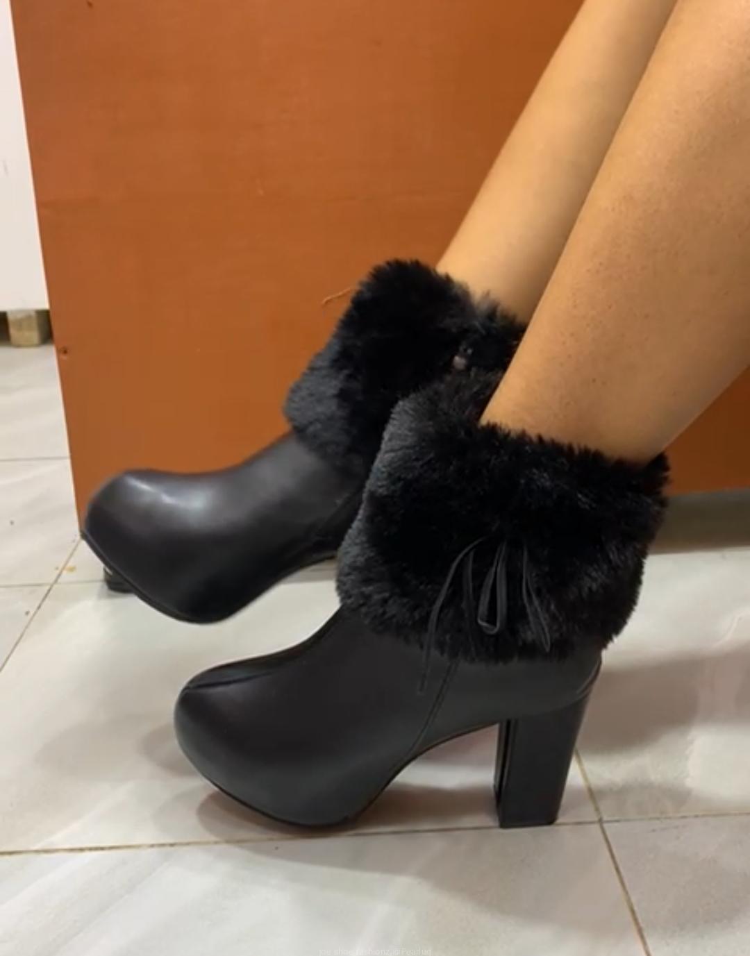 Ladies boots