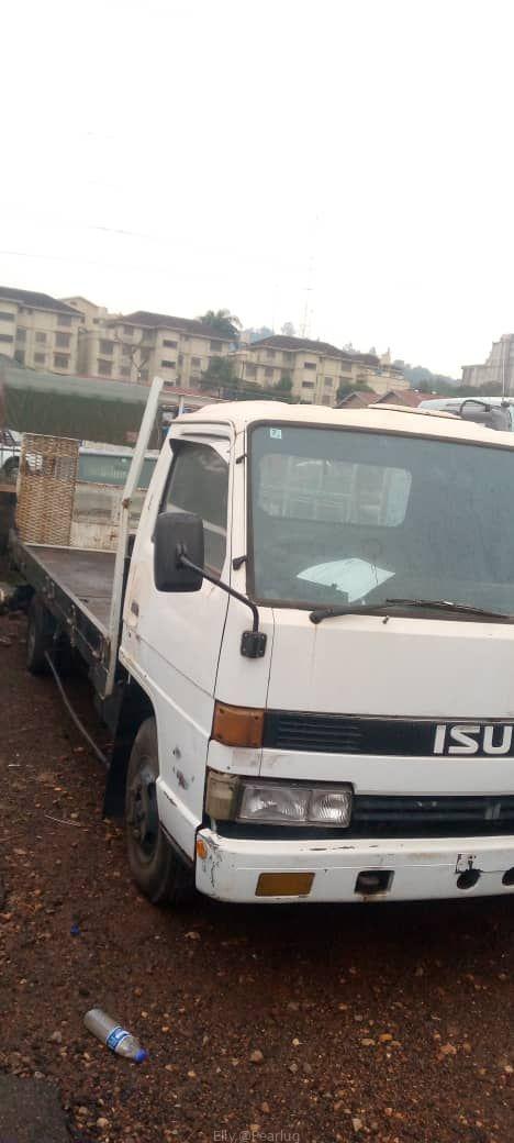 Isuzu Carrier Truck