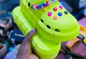 Lady’s fashion star Crocs