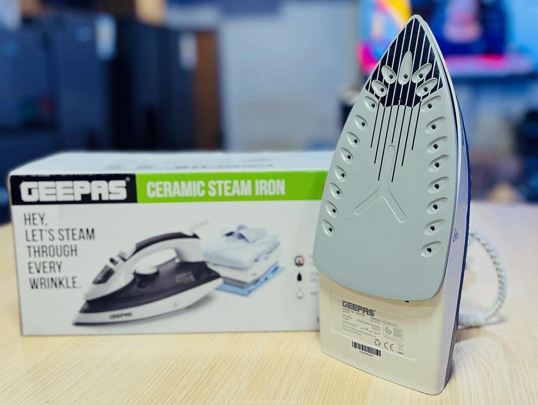 GEEPAS STEAM IRON