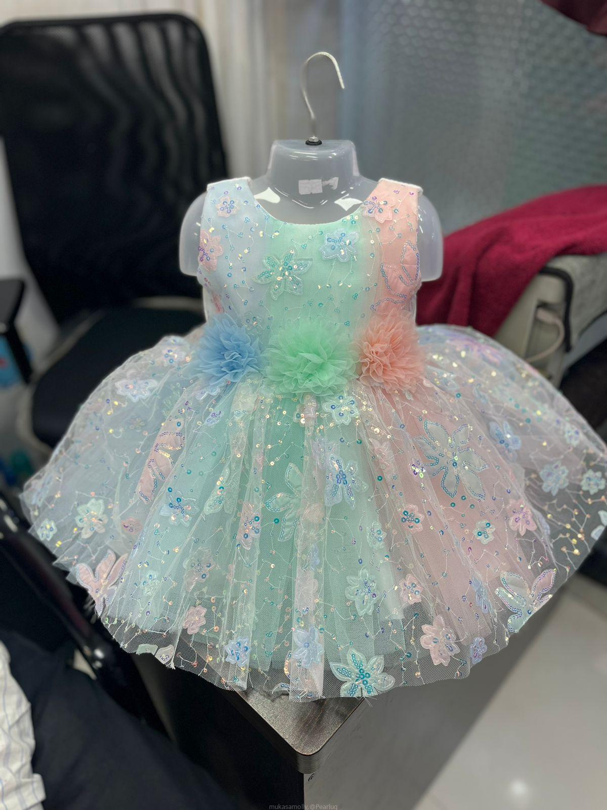 Kids clothing
