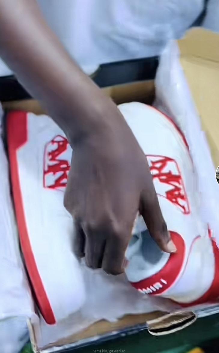 Casual shoes