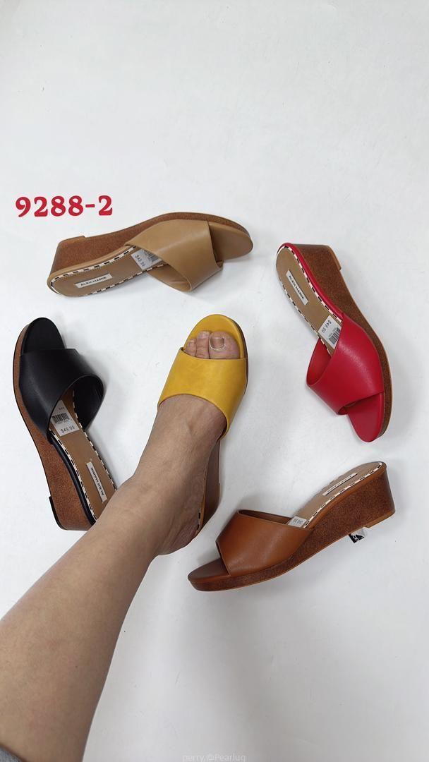 Ladies shoes