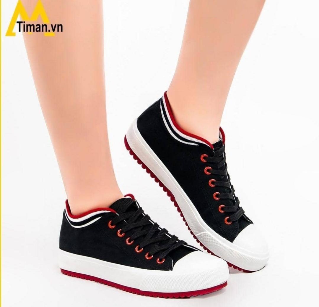 Ladies kicks