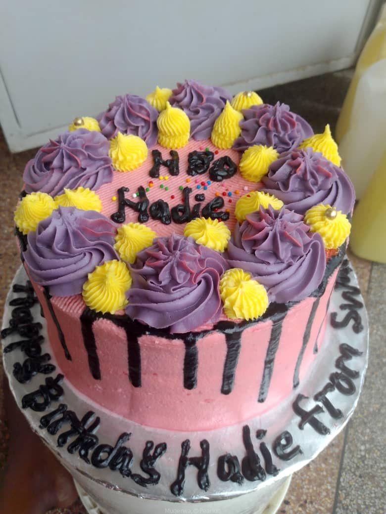 Sweet nice Cakes & flowers red colours