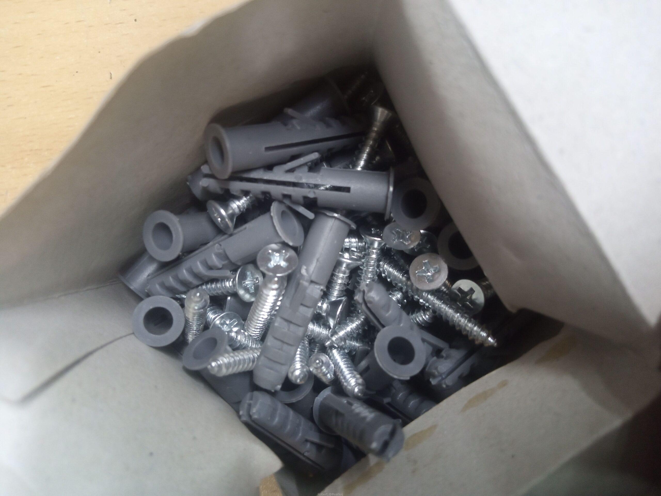 PLUGS SCREWS