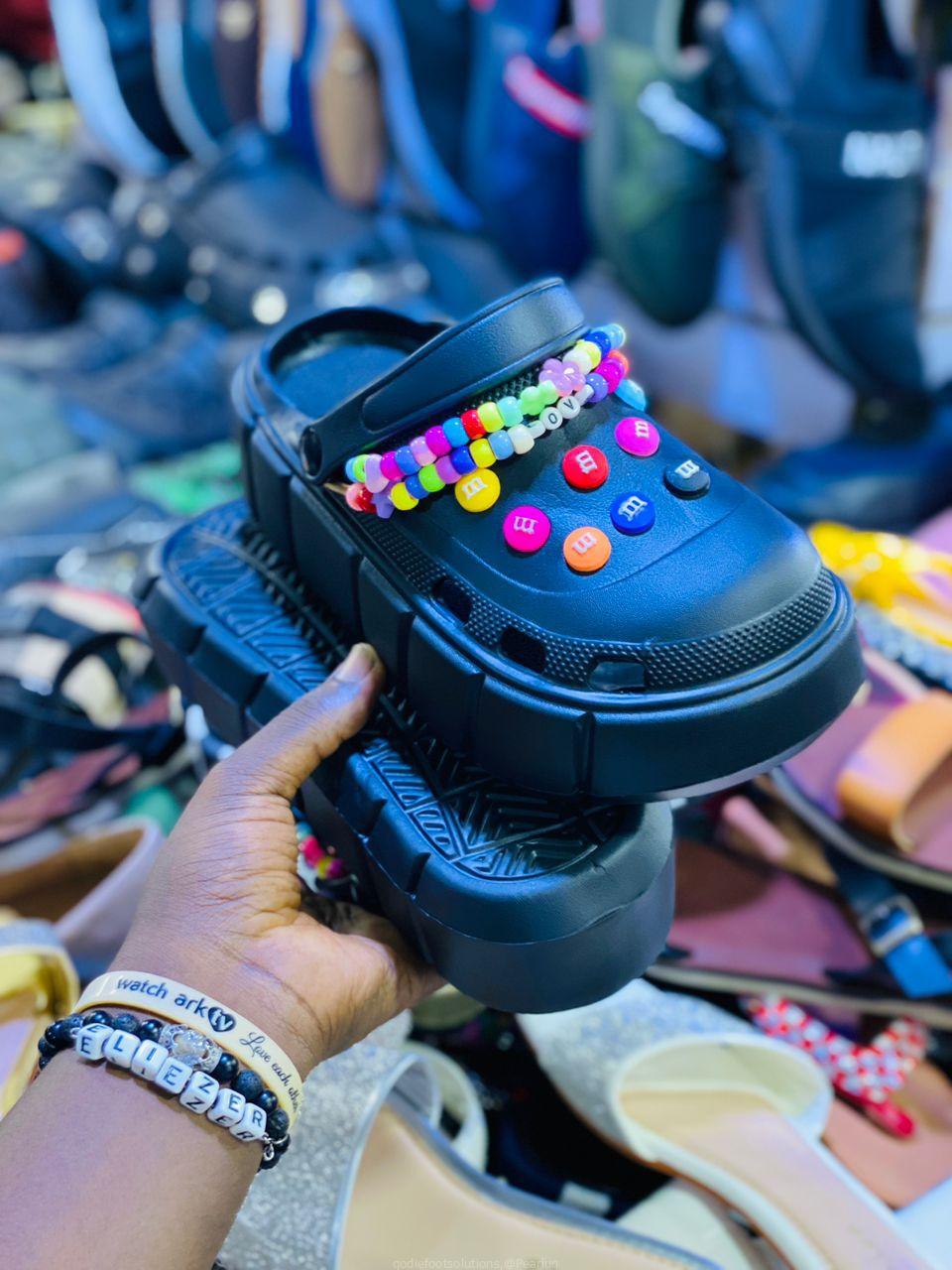 Lady’s fashion star Crocs