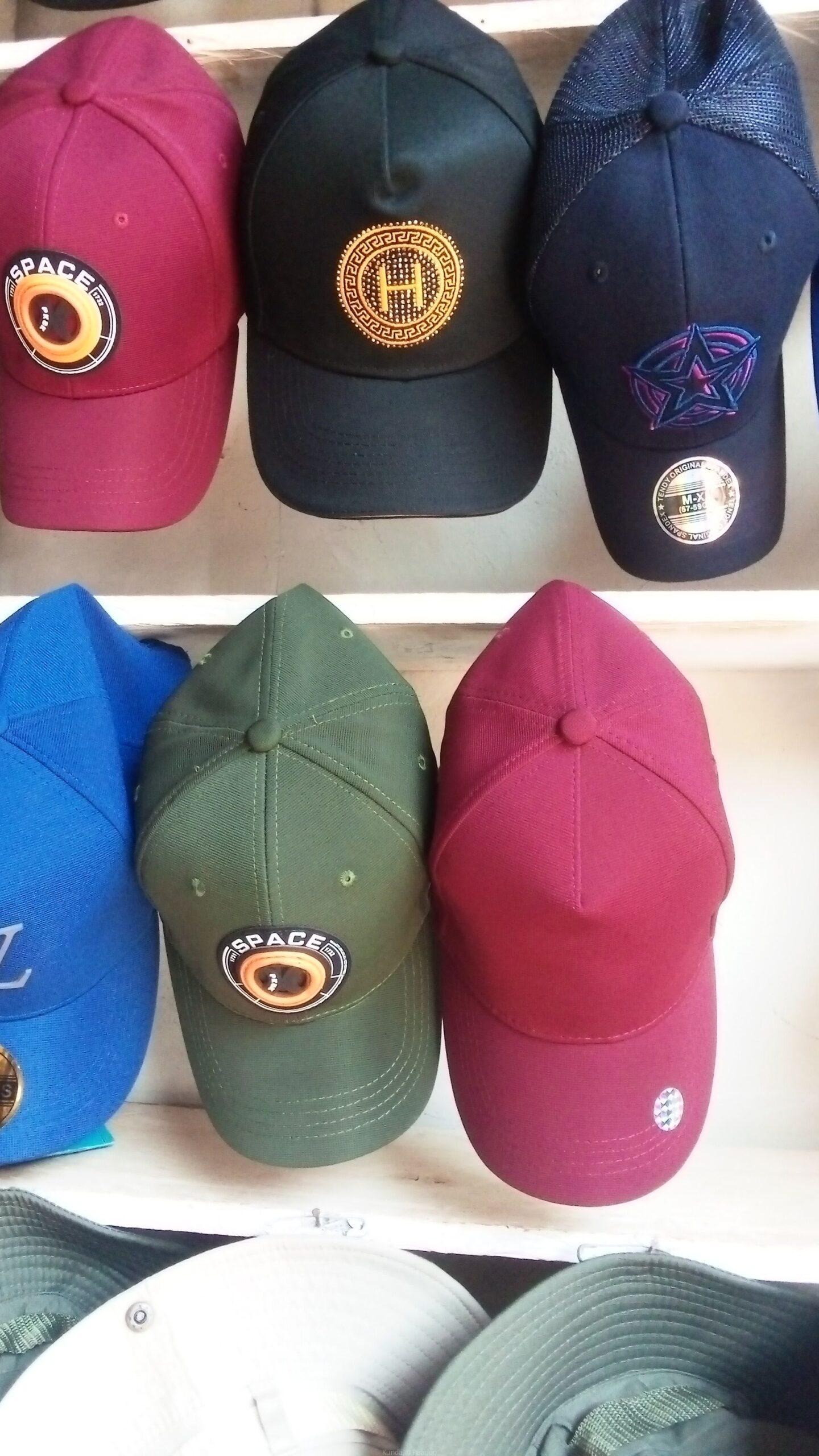 Caps