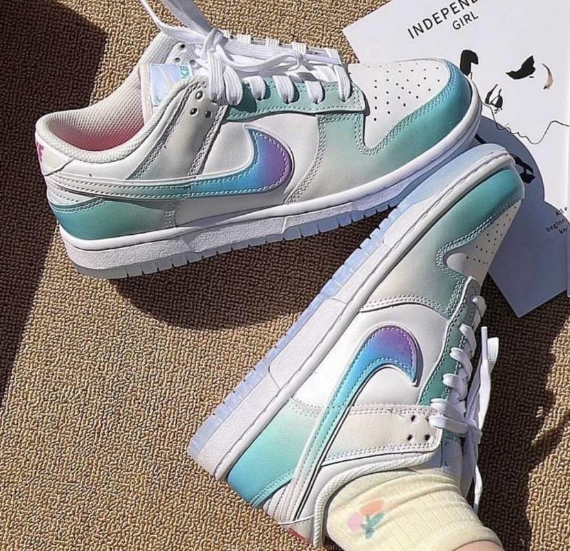 Canvas shoes