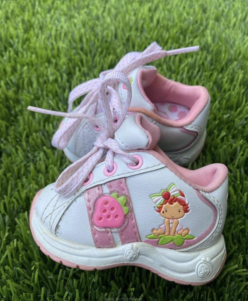 Babys’ shoes