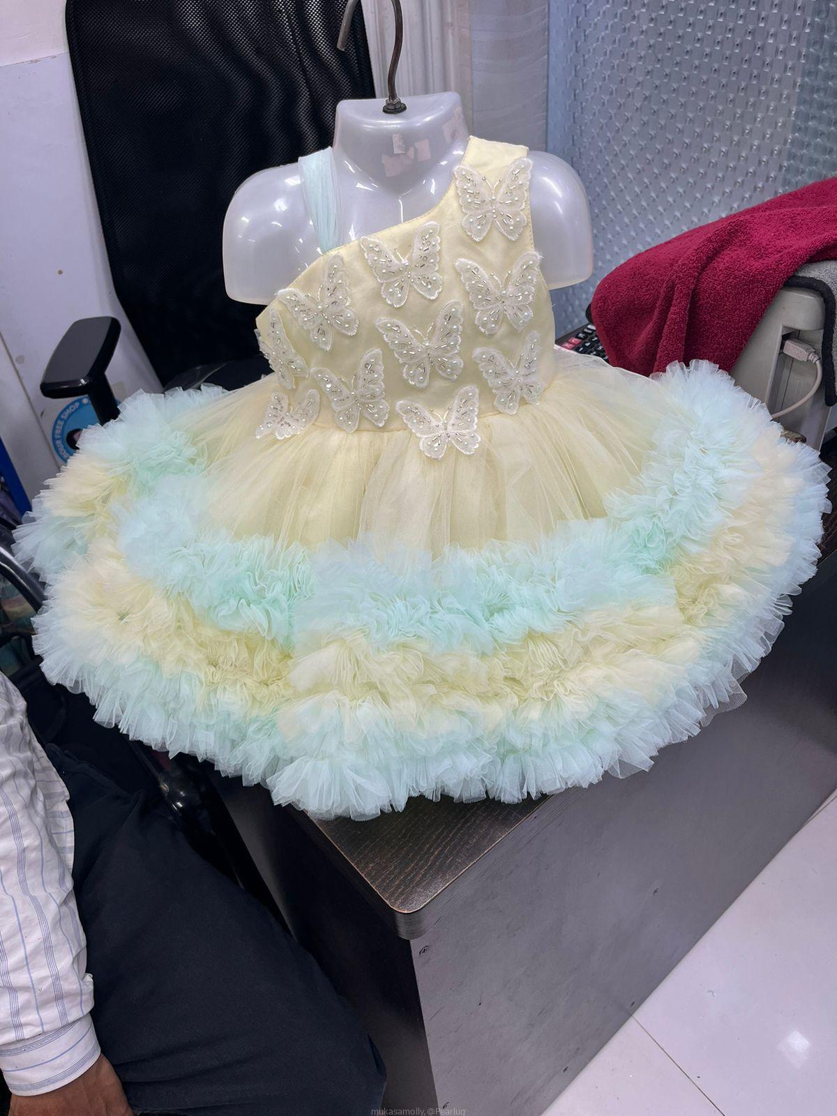 Kids clothing