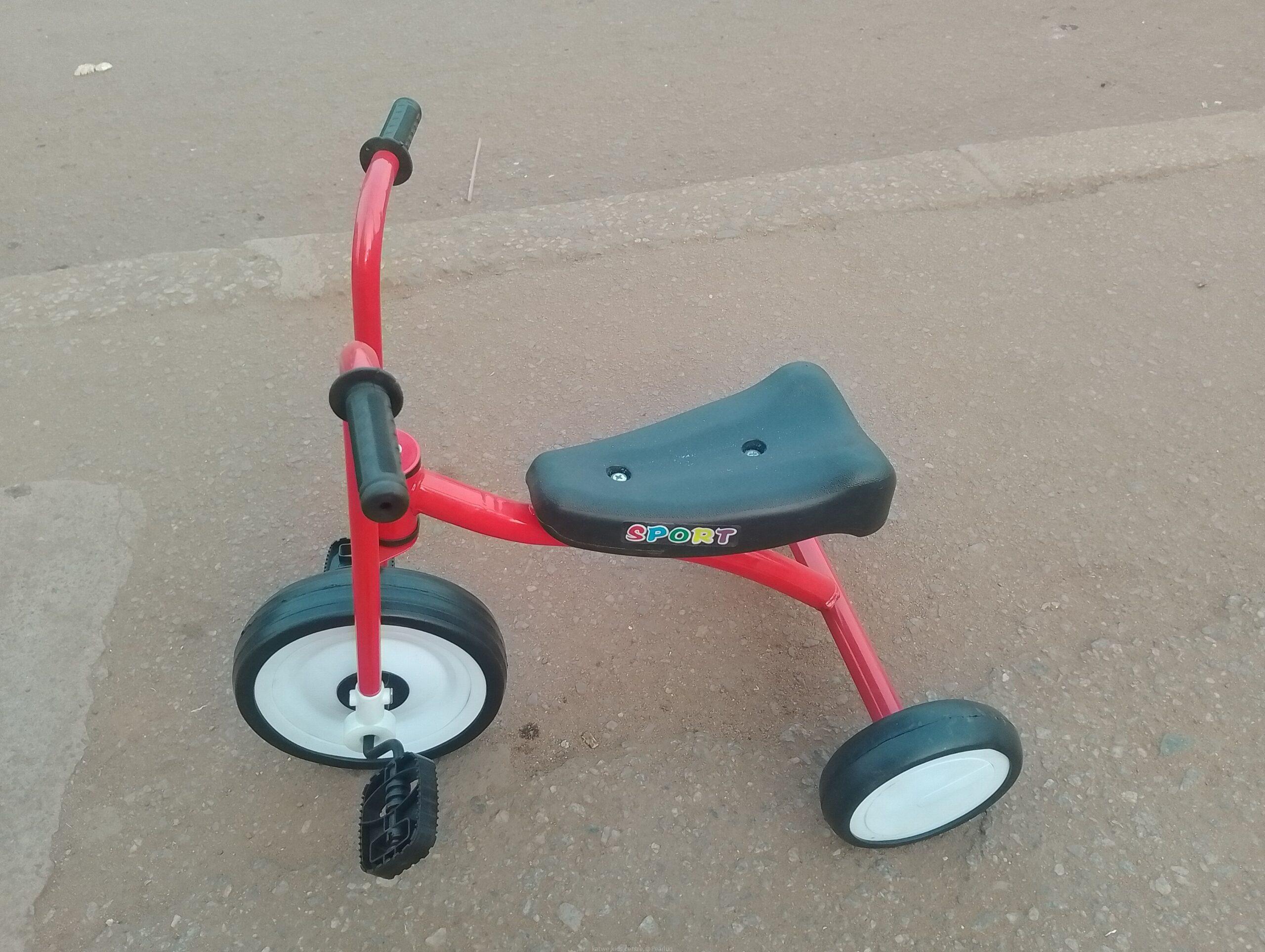 Short kids tricycle