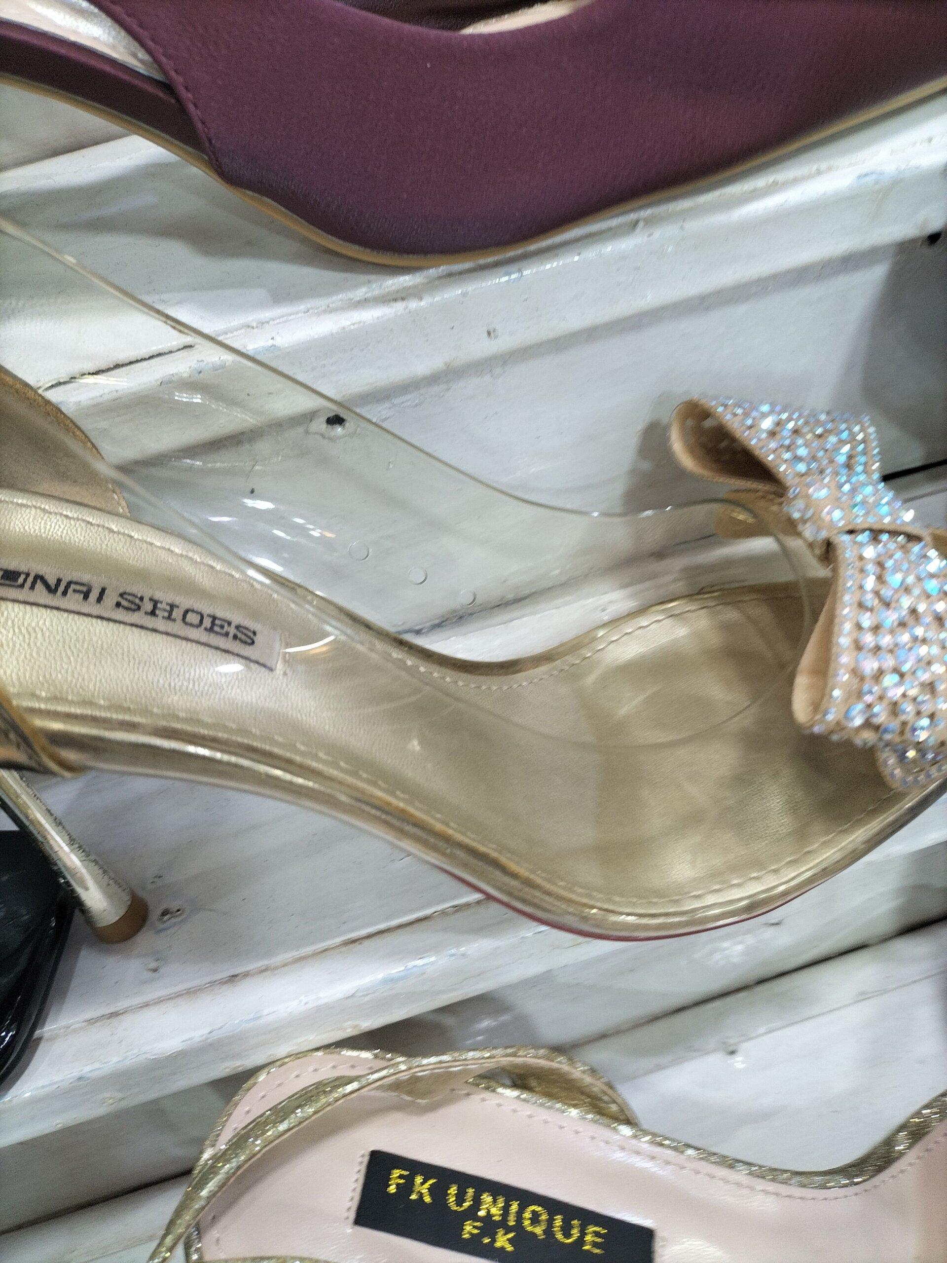 Shoe