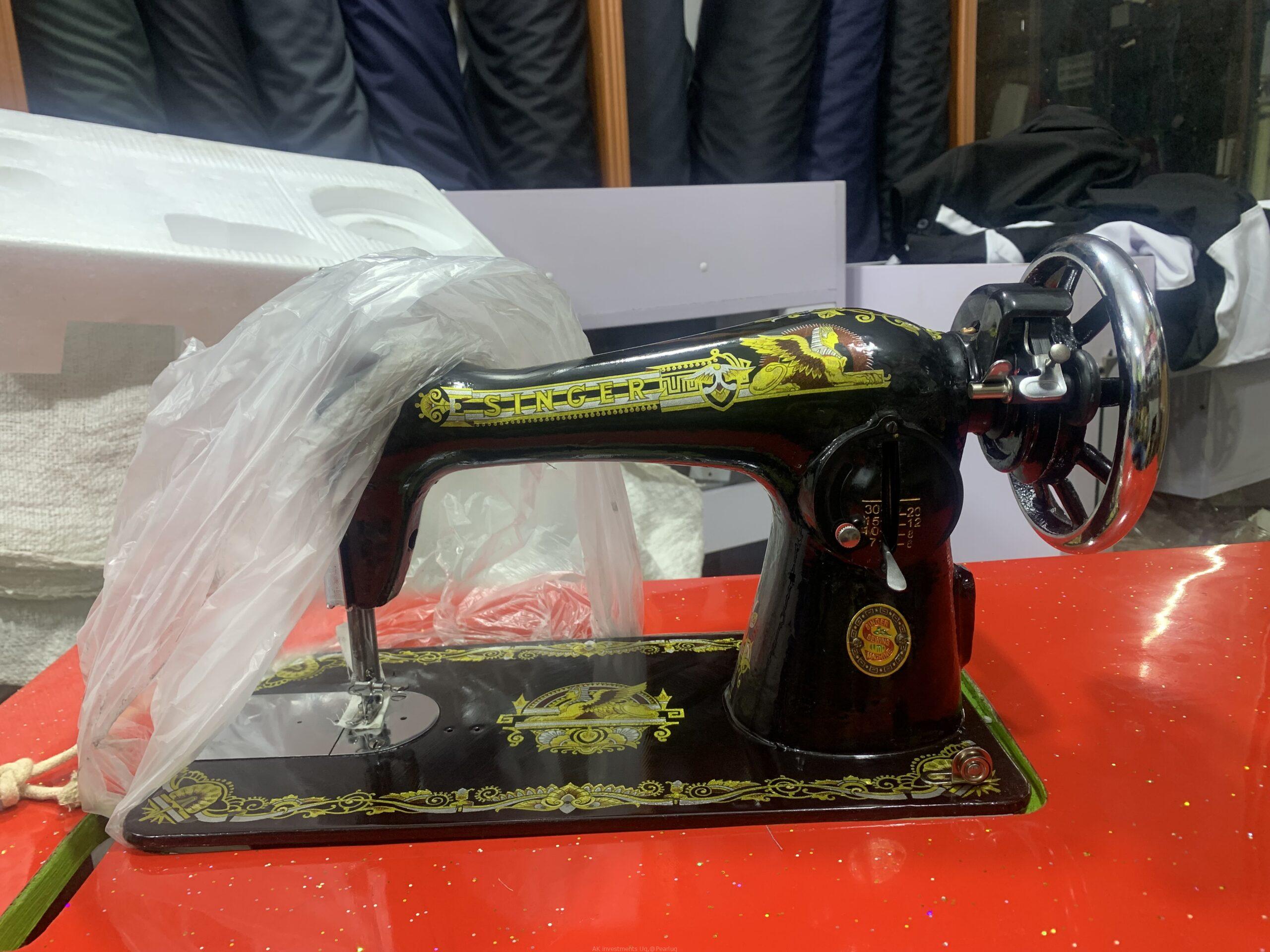 SINGER SEWING MACHINE