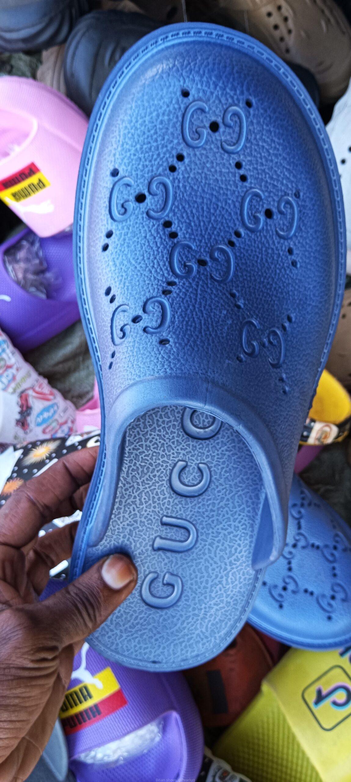 Open shoes