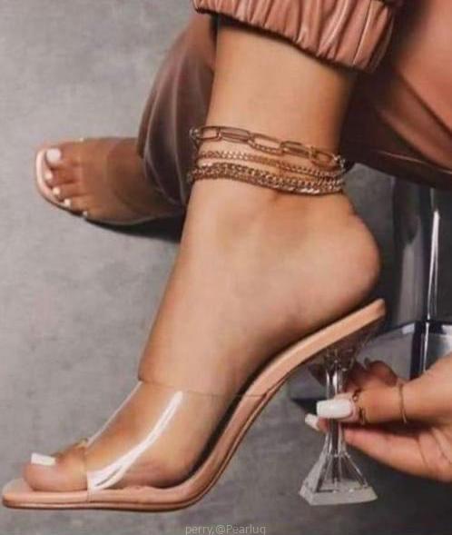 Ladies shoes