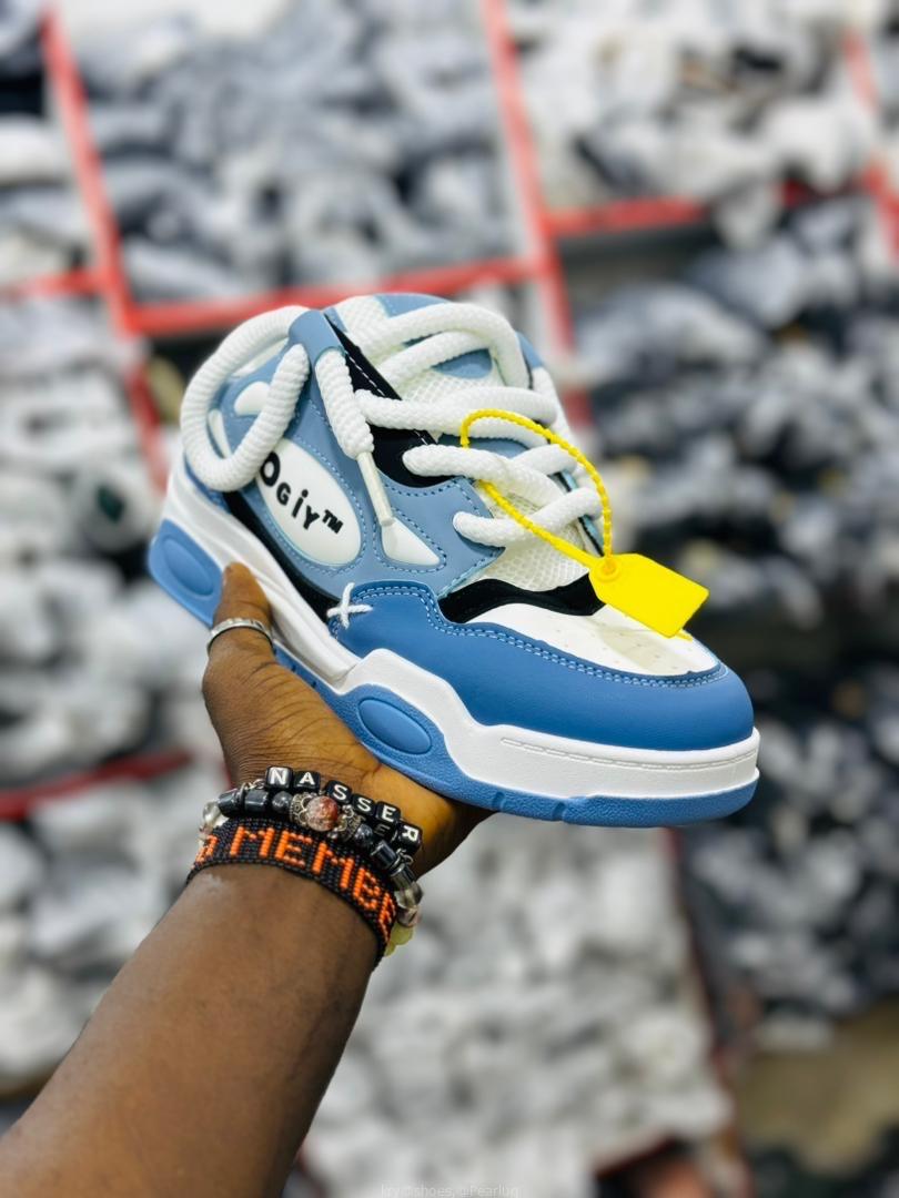 Ladies’ sneakers