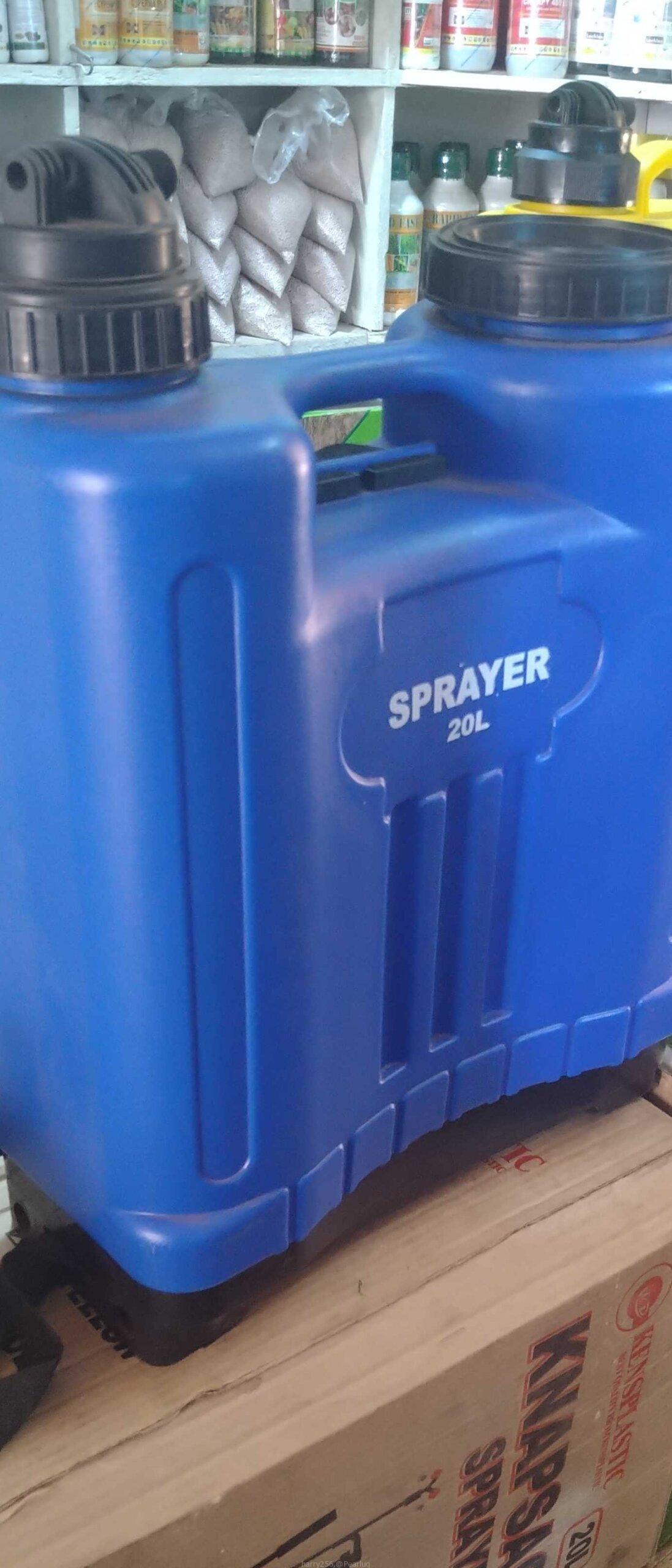 Spraying pumps for garden and fumigations