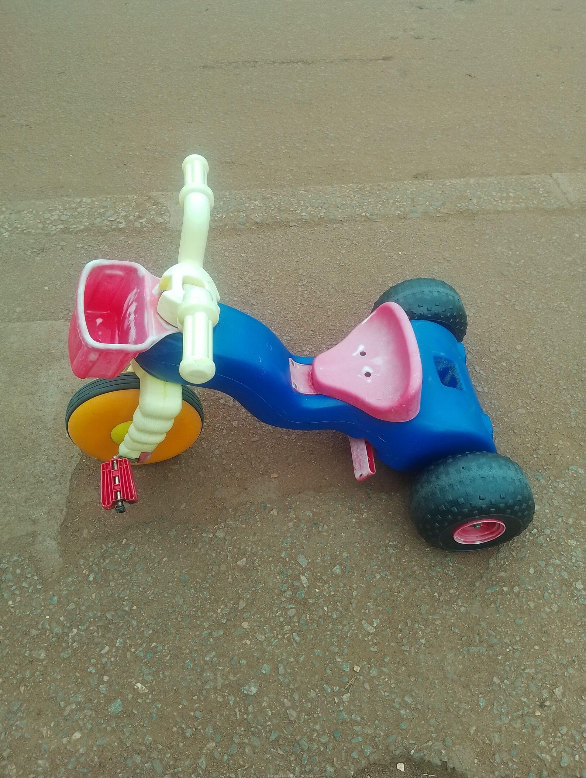 Becoo kids tricycle