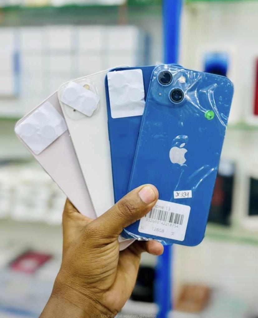 IPhone 13 plain , Google pixel 9pro